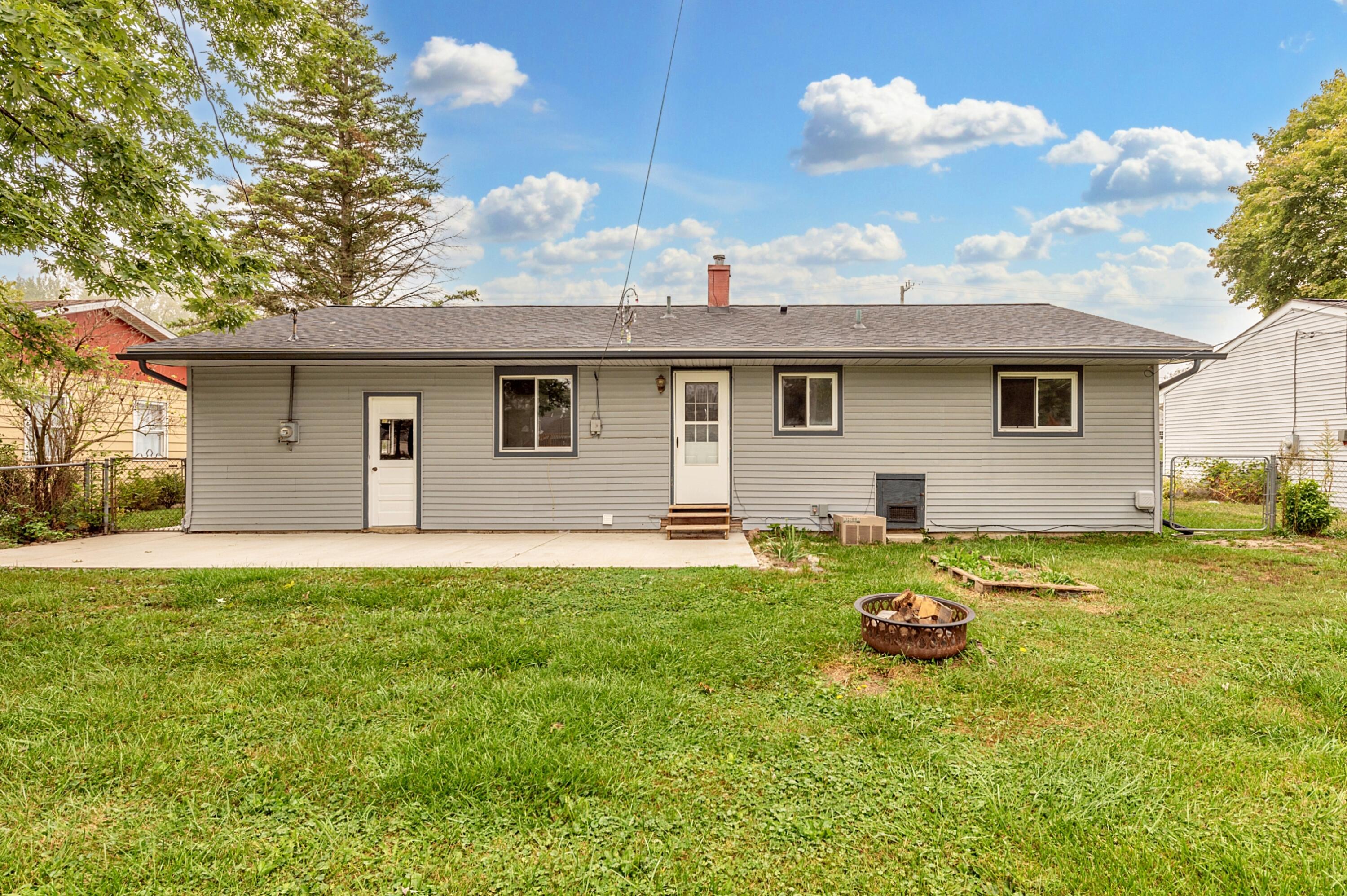 141 South Platt Road Milan, MI 48160 - Photo 2 of 28 005_22