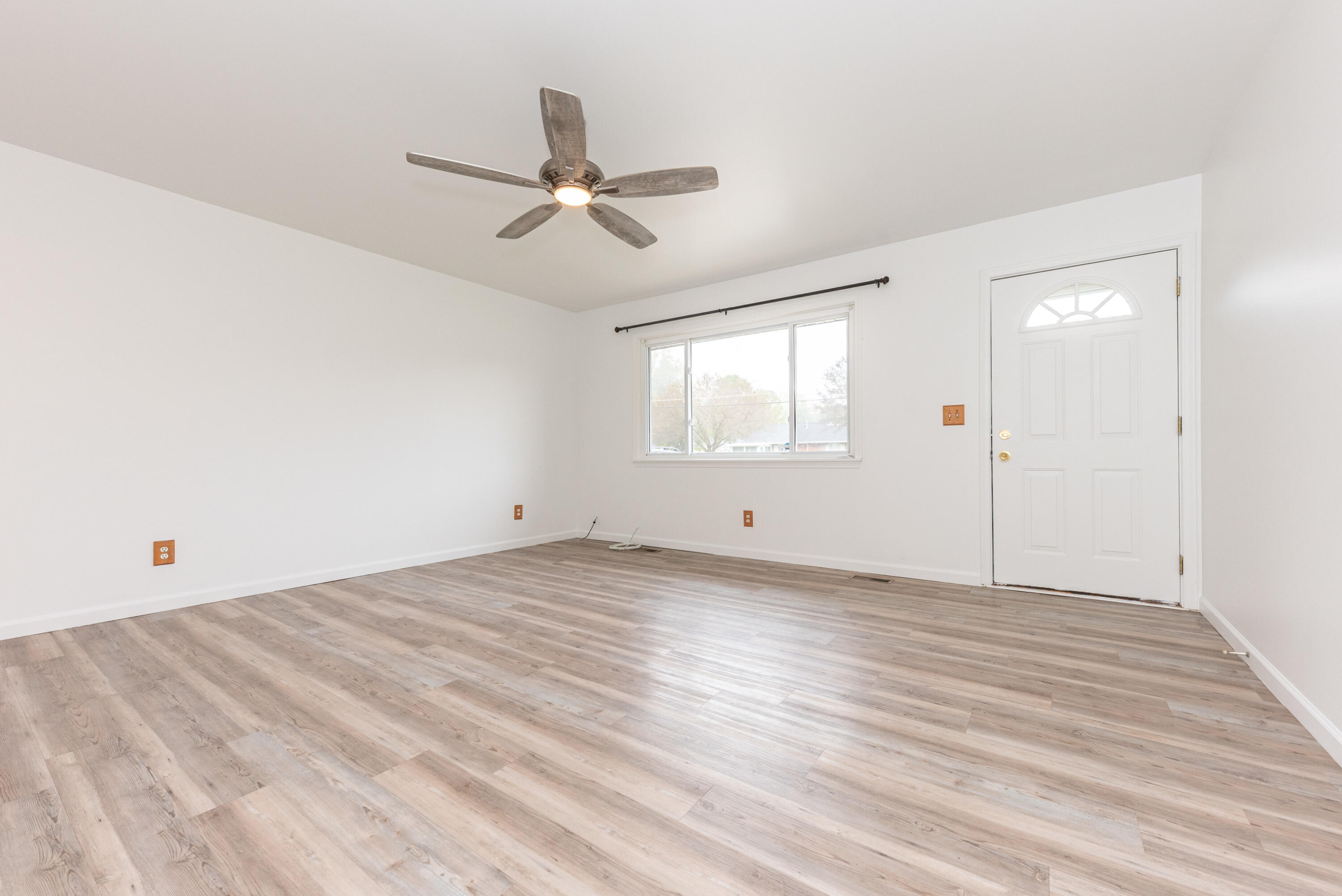 141 South Platt Road Milan, MI 48160 - Photo 4 of 28 010_4