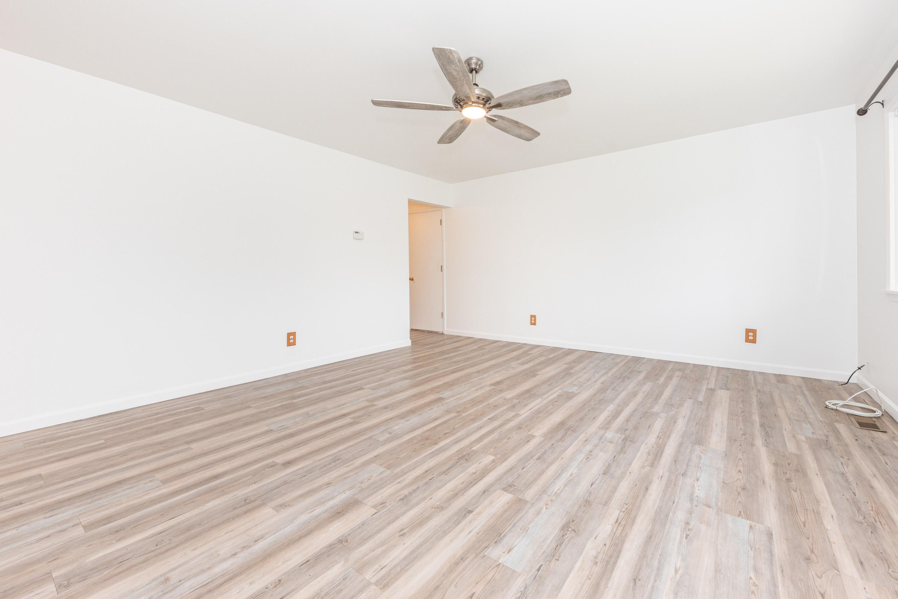 141 South Platt Road Milan, MI 48160 - Photo 5 of 28 009_3
