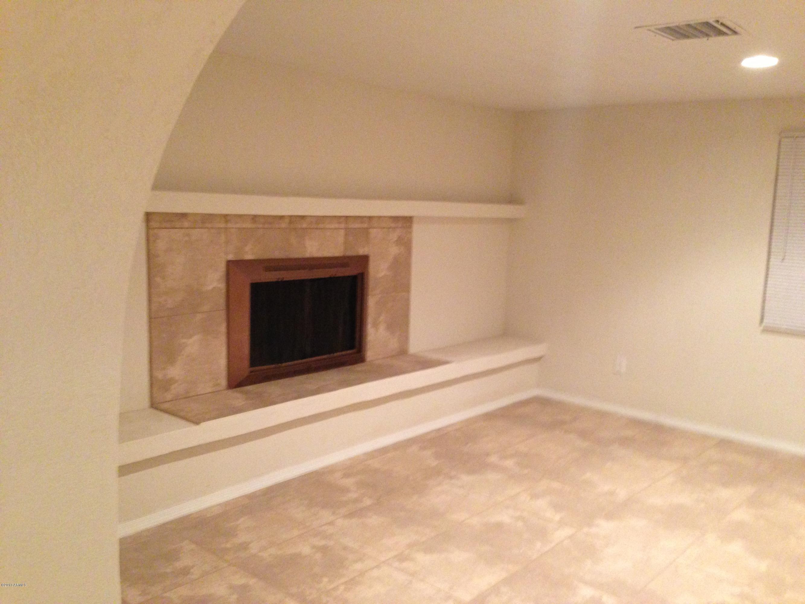5625 West Berkeley Road Phoenix, AZ 85035 - Photo 3 of 3 berkeley livingroom
