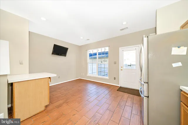 $2,850 | 23753 Clarksmeade Drive, Clarksburg, MD 20871