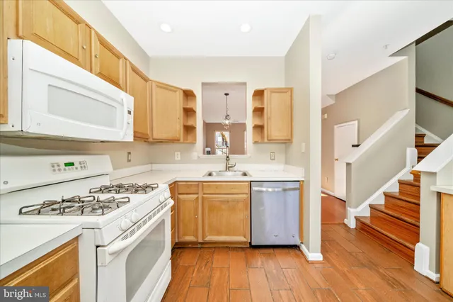 $2,850 | 23753 Clarksmeade Drive, Clarksburg, MD 20871