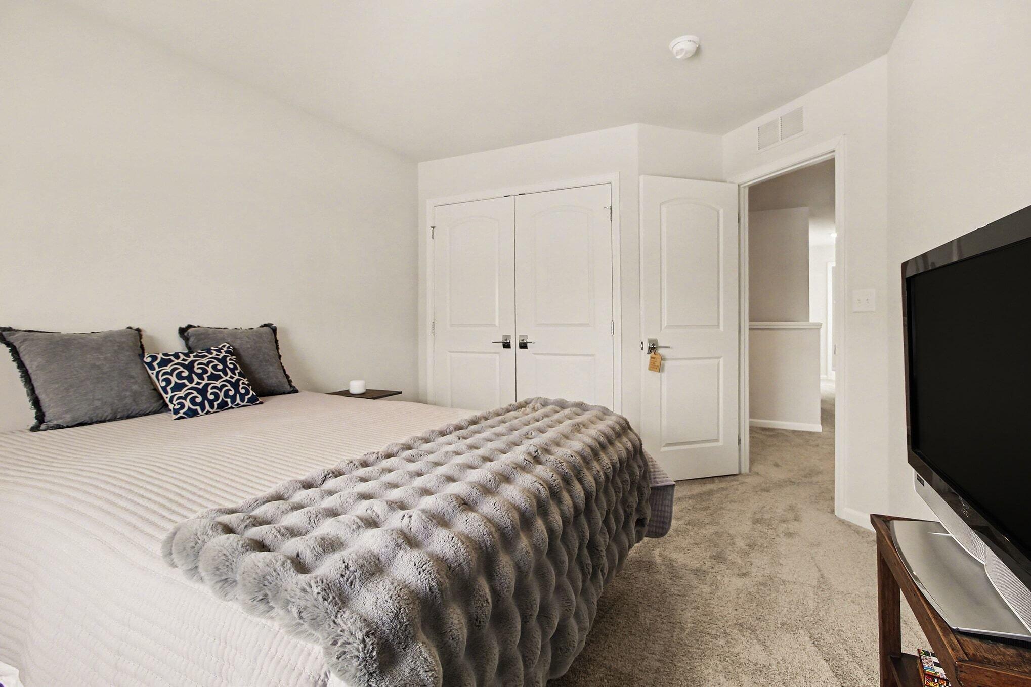 2204 Mill Lane Saline, MI 48176 - Photo 18 of 24 021_file_3345