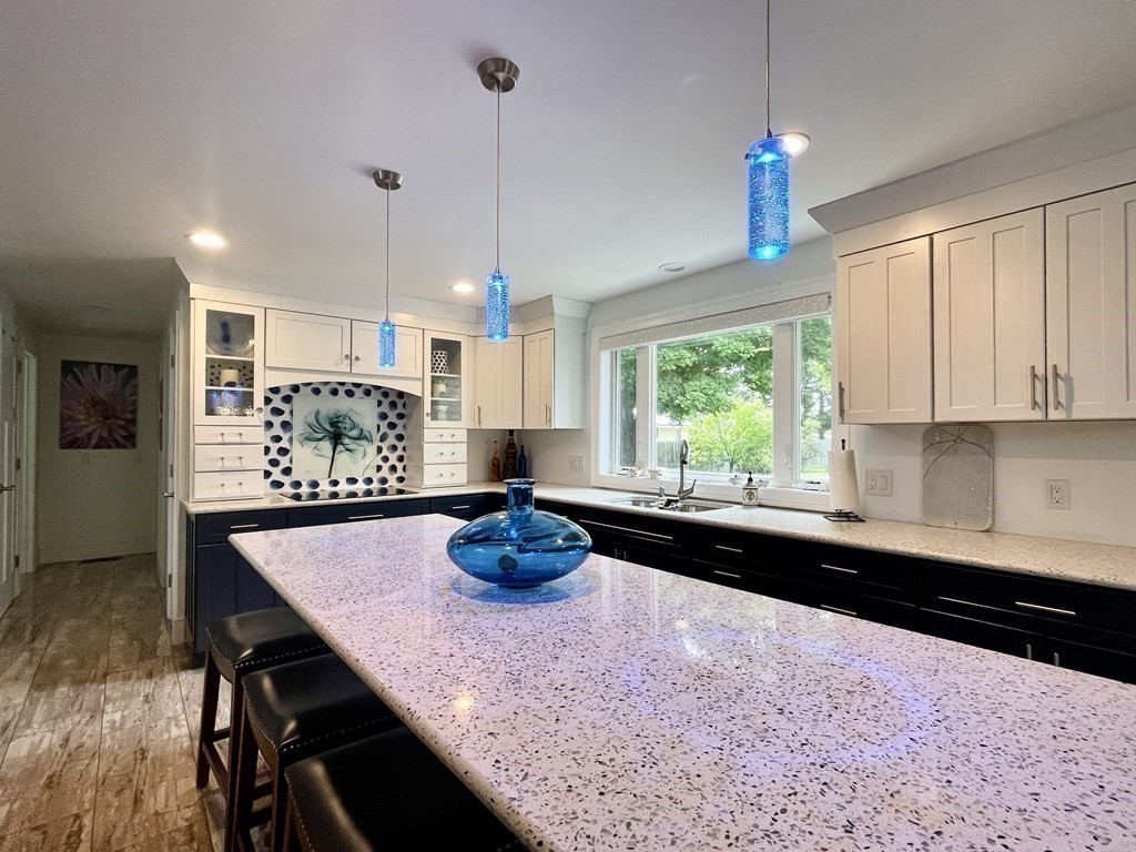 9 Ridgeview Drive Agawam, MA 01030 - Photo 3 of 40 Gallery Image 3