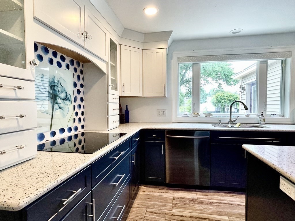 9 Ridgeview Drive Agawam, MA 01030 - Photo 6 of 40 Gallery Image 6