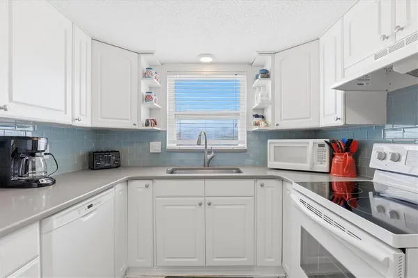 $444,000 | 600 71st Avenue, Unit 19, St. Pete Beach, FL 33706