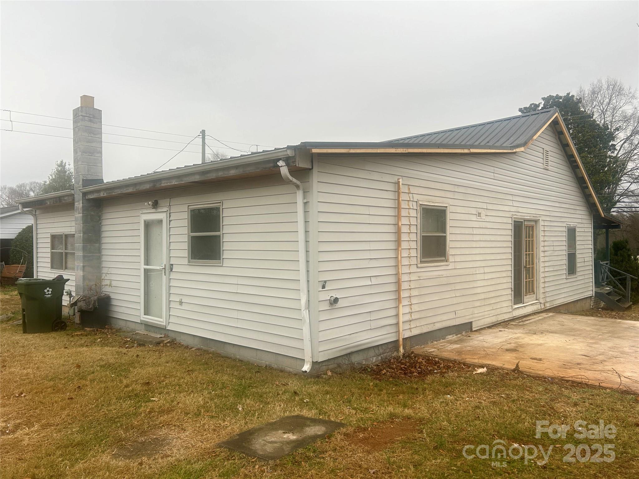 190 Cedar Valley Road Hudson, NC 28638 - Photo 5 of 12 a view of a house with yard
