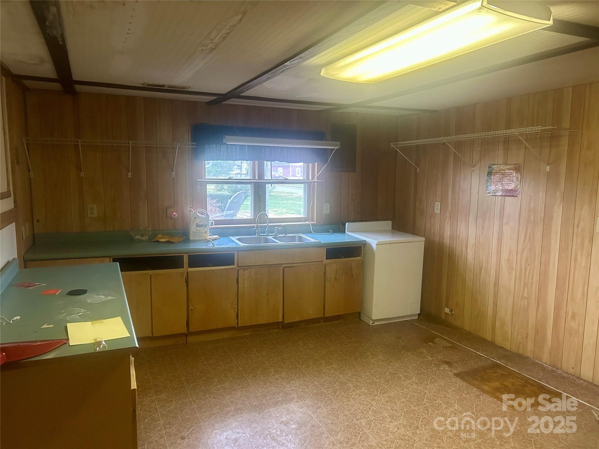 190 Cedar Valley Road Hudson, NC 28638 - Photo 8 of 12