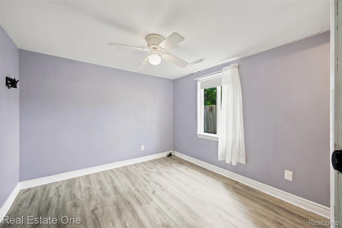 3003 Longview Avenue Rochester, MI 48307 - Photo 17 of 35 25-IMG_1505.jpg