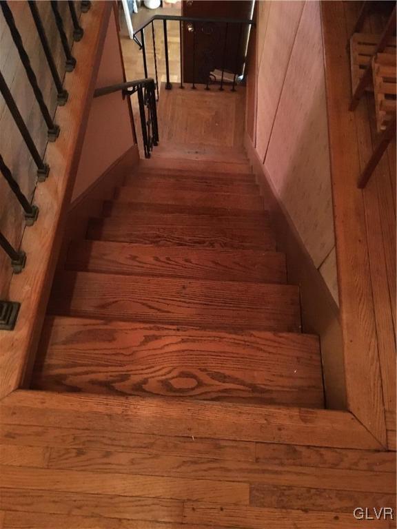 1247 Jackson Street Easton, PA 18042 - Photo 12 of 30 a view of entryway