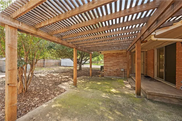 $299,900 | 5220 Lake Charles Drive, Waco, TX 76710