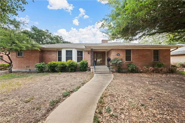 $299,900 | 5220 Lake Charles Drive, Waco, TX 76710