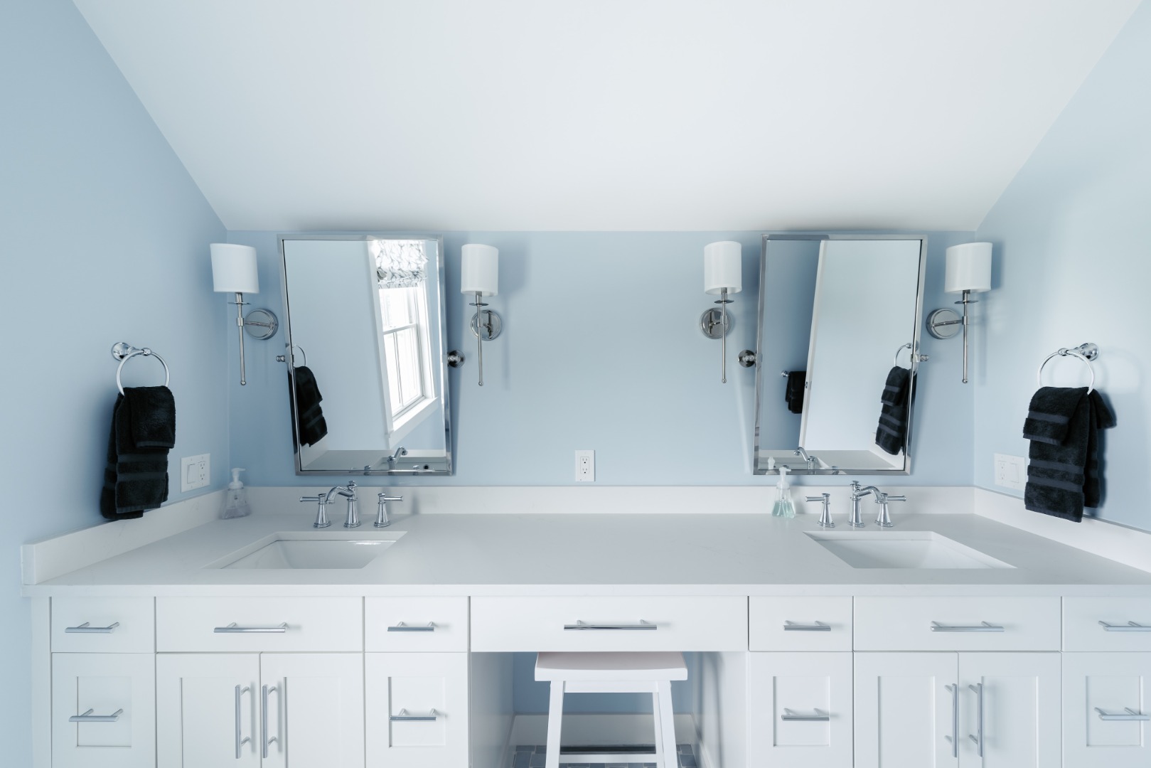 86 Cliff Road Nantucket, MA 02554 - Photo 17 of 29 a bathroom with a sink and a mirror
