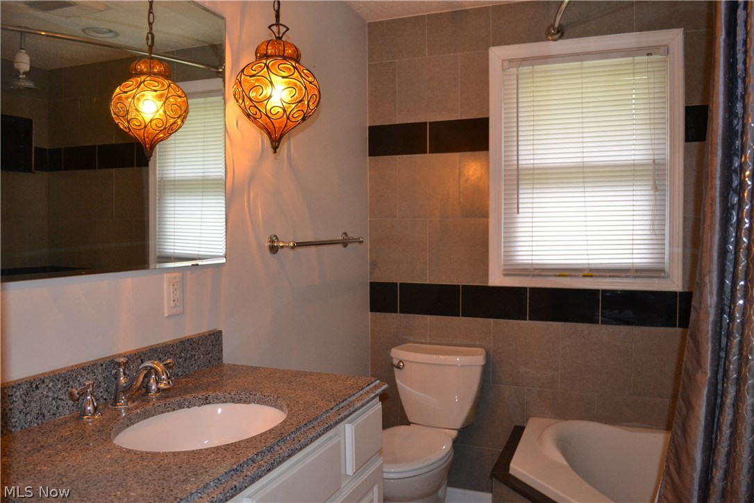2230 Demington Avenue Northwest Canton, OH 44708 - Photo 16 of 24