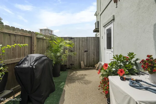 $2,000 | 728 West Beach Boulevard, Unit 728, Long Beach, MS 39560