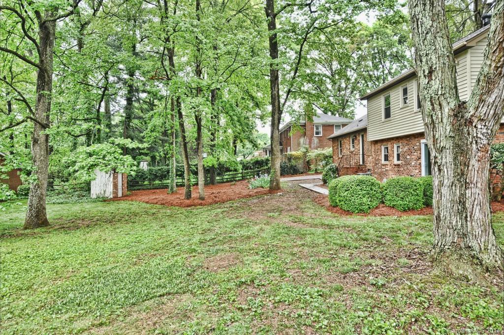 4601 Walker Road Charlotte, NC 28211 - Photo 22 of 23 Gallery Image 22