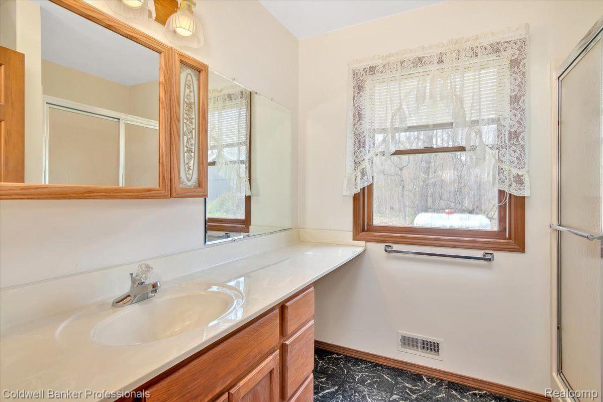 2133 North Branch Road North Branch, MI 48461 - Photo 21 of 33 Gallery Image 21
