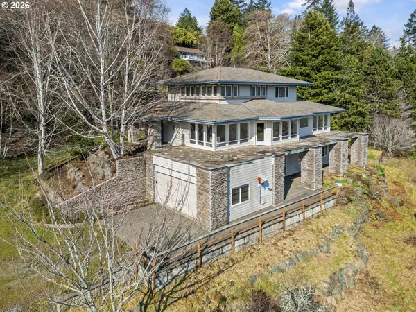 $745,000 | 1038 Marina Heights Road, Brookings, OR 97415
