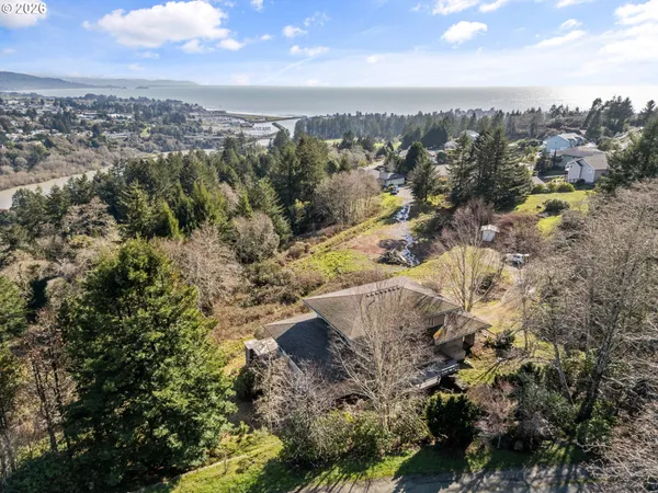 $745,000 | 1038 Marina Heights Road, Brookings, OR 97415