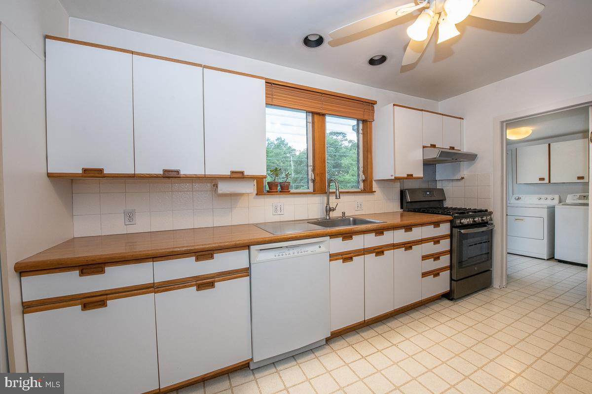 8104 Brookside Road Elkins Park, PA 19027 - Photo 16 of 46 Kitchen