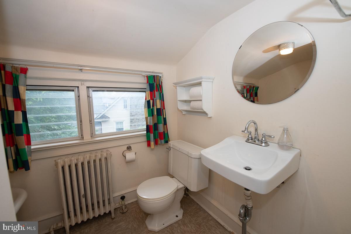 8104 Brookside Road Elkins Park, PA 19027 - Photo 35 of 46 3rd flood bathroom with footed tub