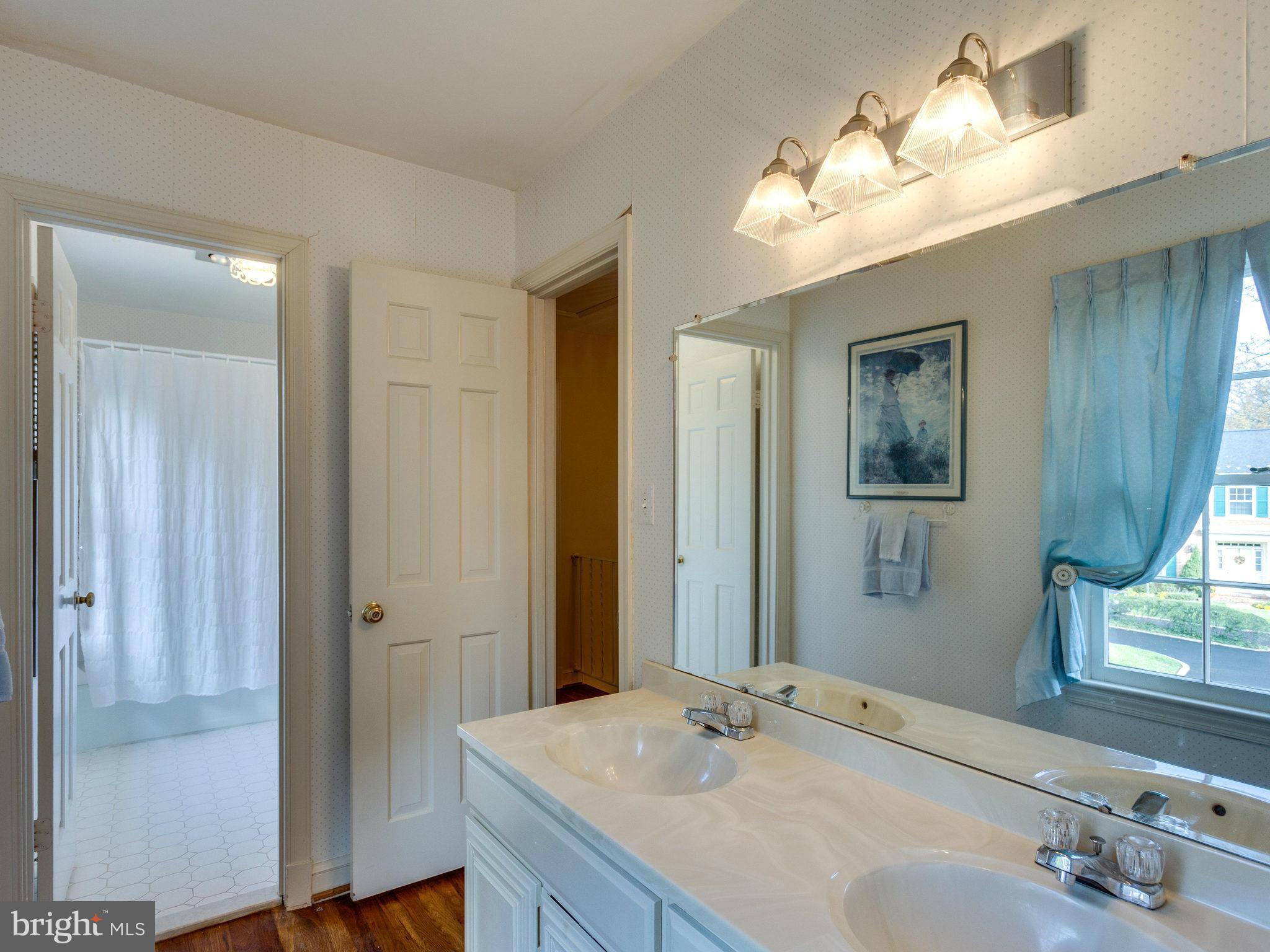 700 Blueberry Hill Road McLean, VA 22101 - Photo 16 of 30 Bath