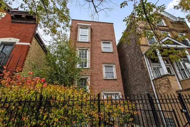 $675,000 | 1413 North Bosworth Avenue, Unit 1, Chicago, IL 60642