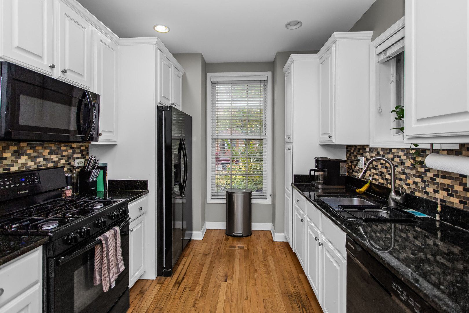 1413 North Bosworth Avenue, Unit 1 Chicago, IL 60642 - Photo 5 of 18