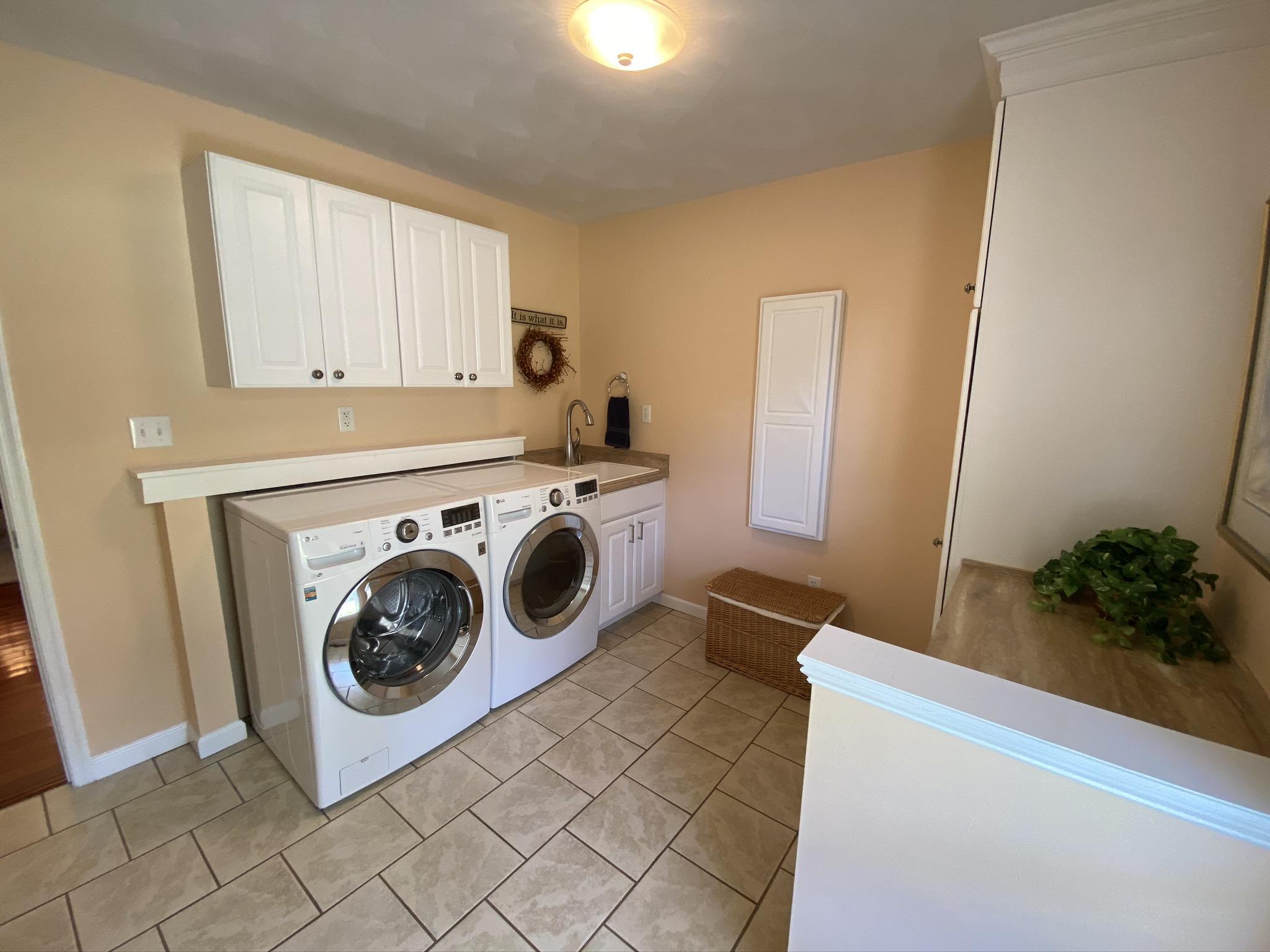 1733 Sample Road Wirtz, VA 24184 - Photo 14 of 80 14 Laundry Room & Pantry (4)