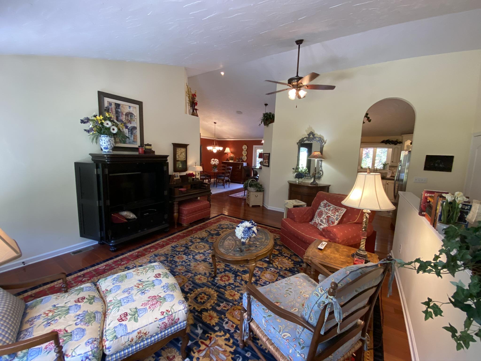 1733 Sample Road Wirtz, VA 24184 - Photo 41 of 80 53 Living Room (10)
