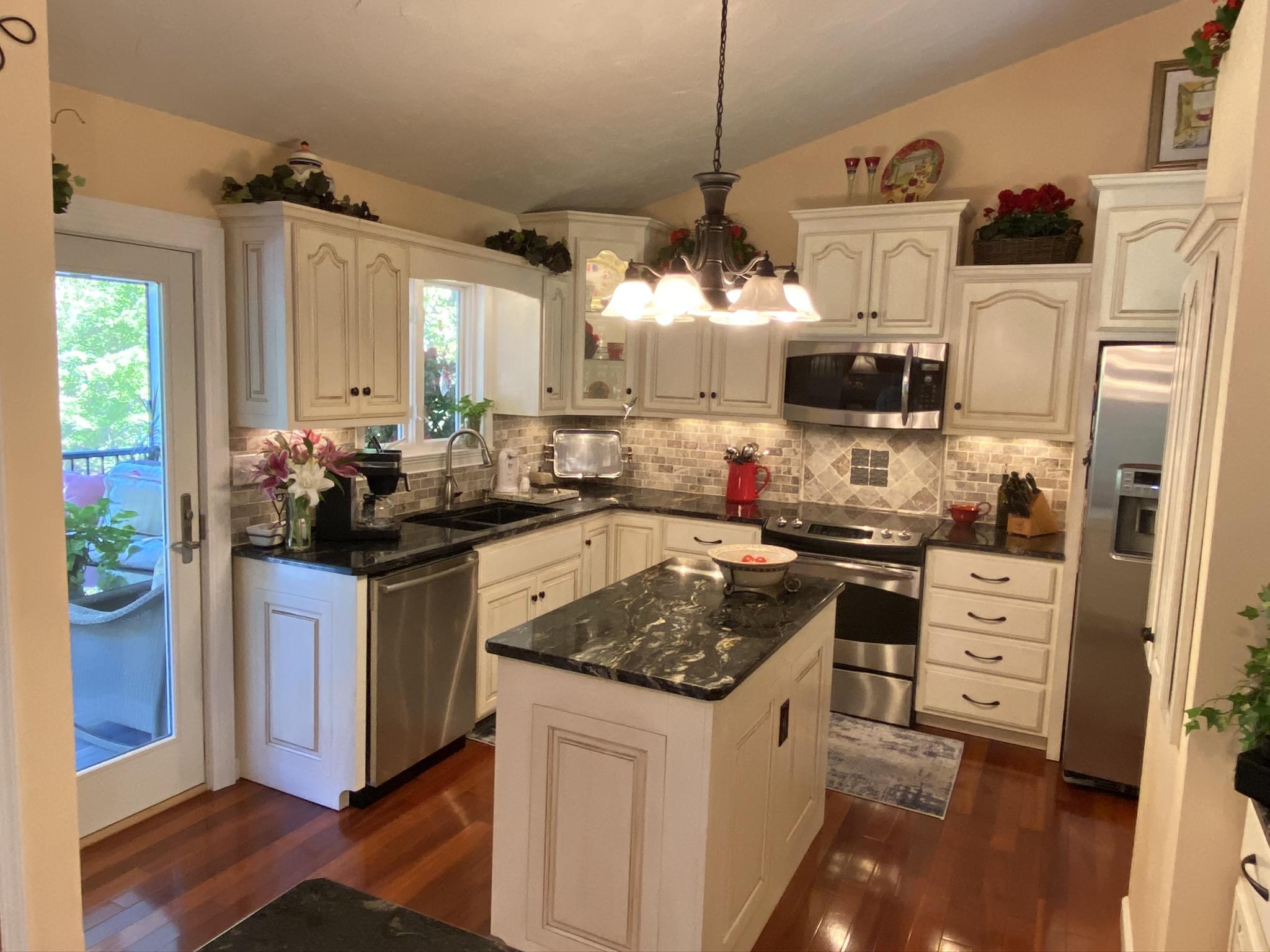 1733 Sample Road Wirtz, VA 24184 - Photo 6 of 80 6 Kitchen (5)
