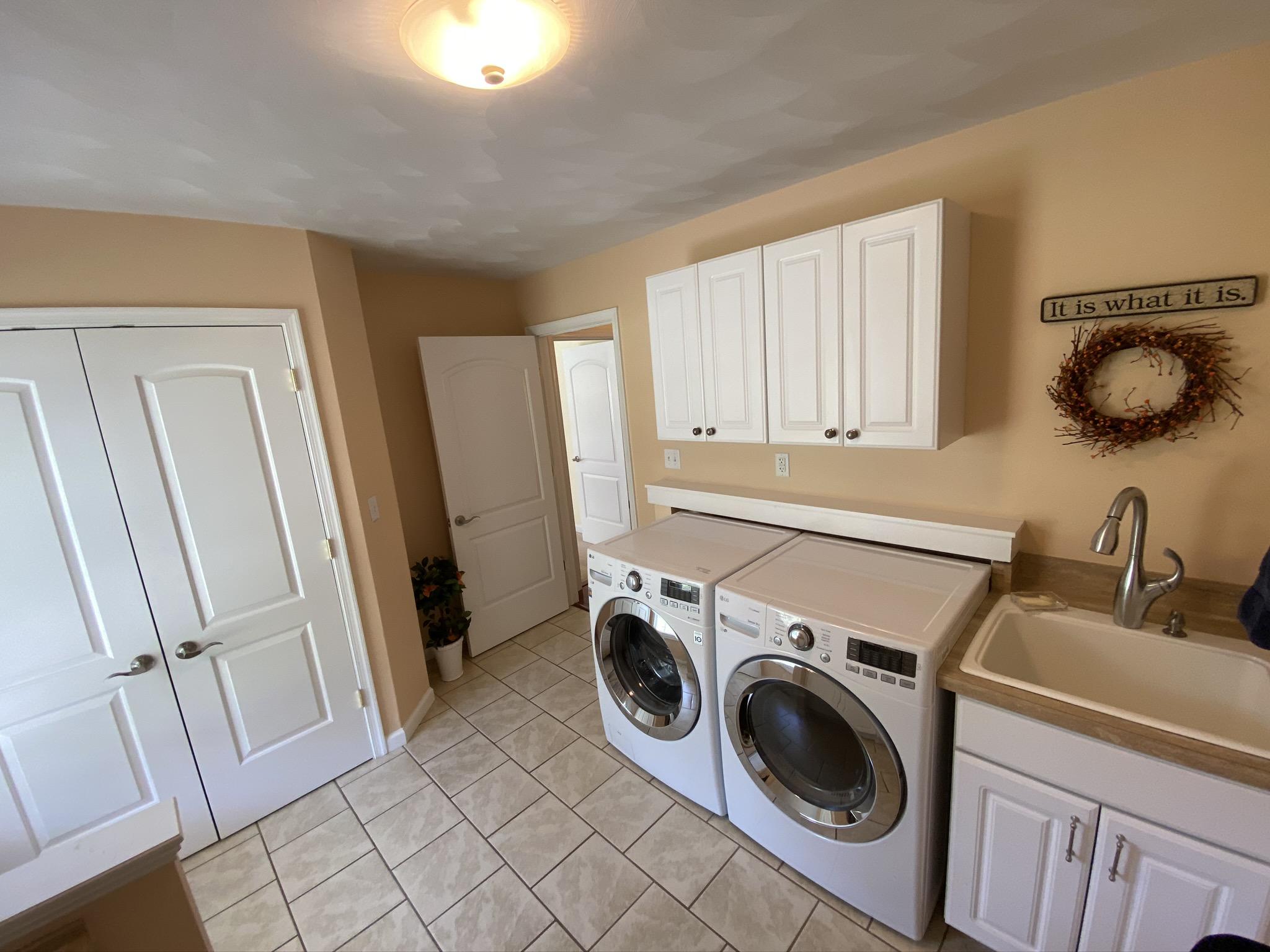 1733 Sample Road Wirtz, VA 24184 - Photo 54 of 80 66 Laundry Room & Pantry (1)
