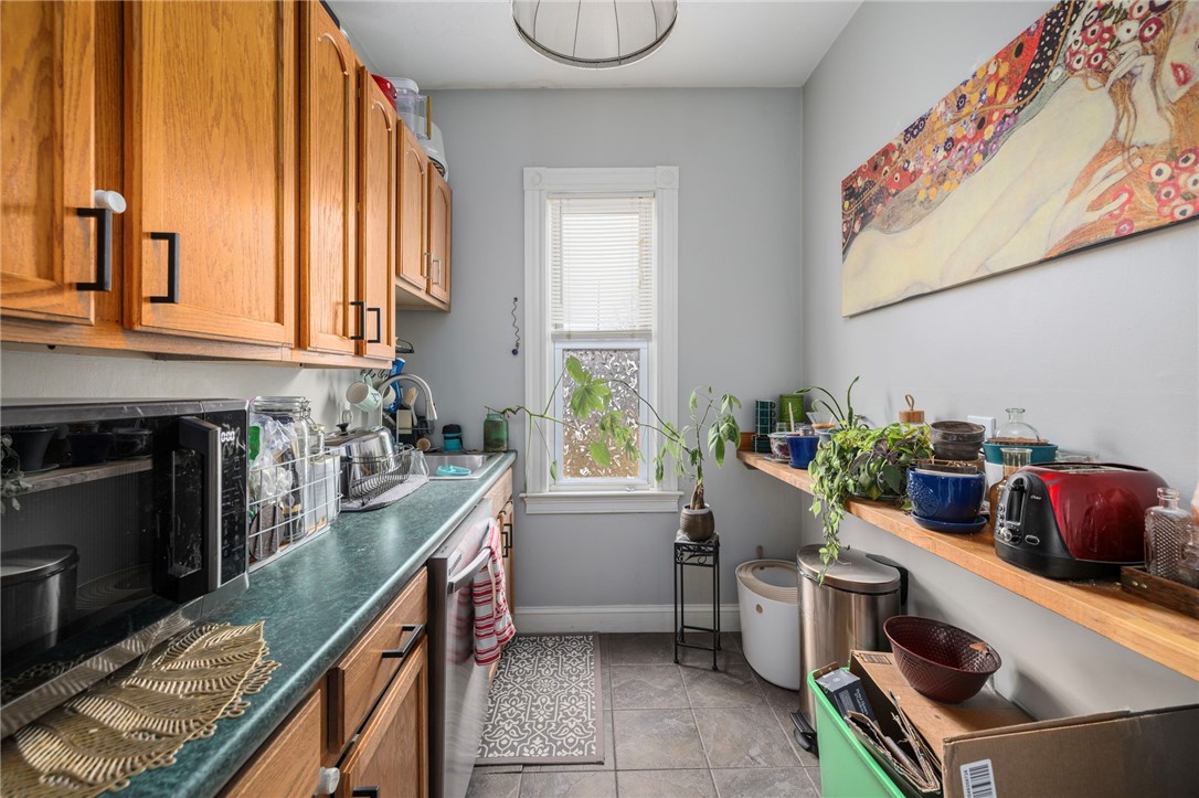 70 Rosedale Street Providence, RI 02909 - Photo 6 of 33