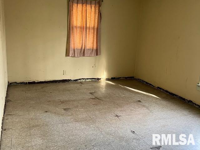 2810 East Keys Avenue Springfield, IL 62702 - Photo 6 of 15