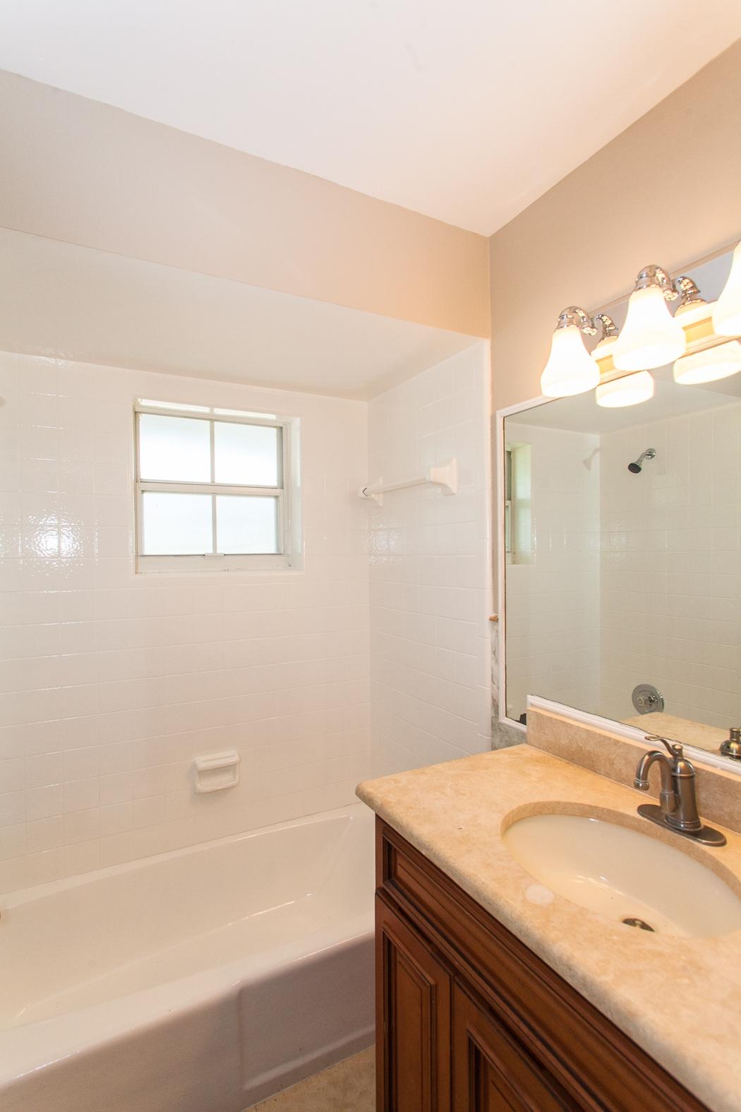 16784 Randolph Siding Road Jupiter, FL 33478 - Photo 20 of 42 Bathroom 2