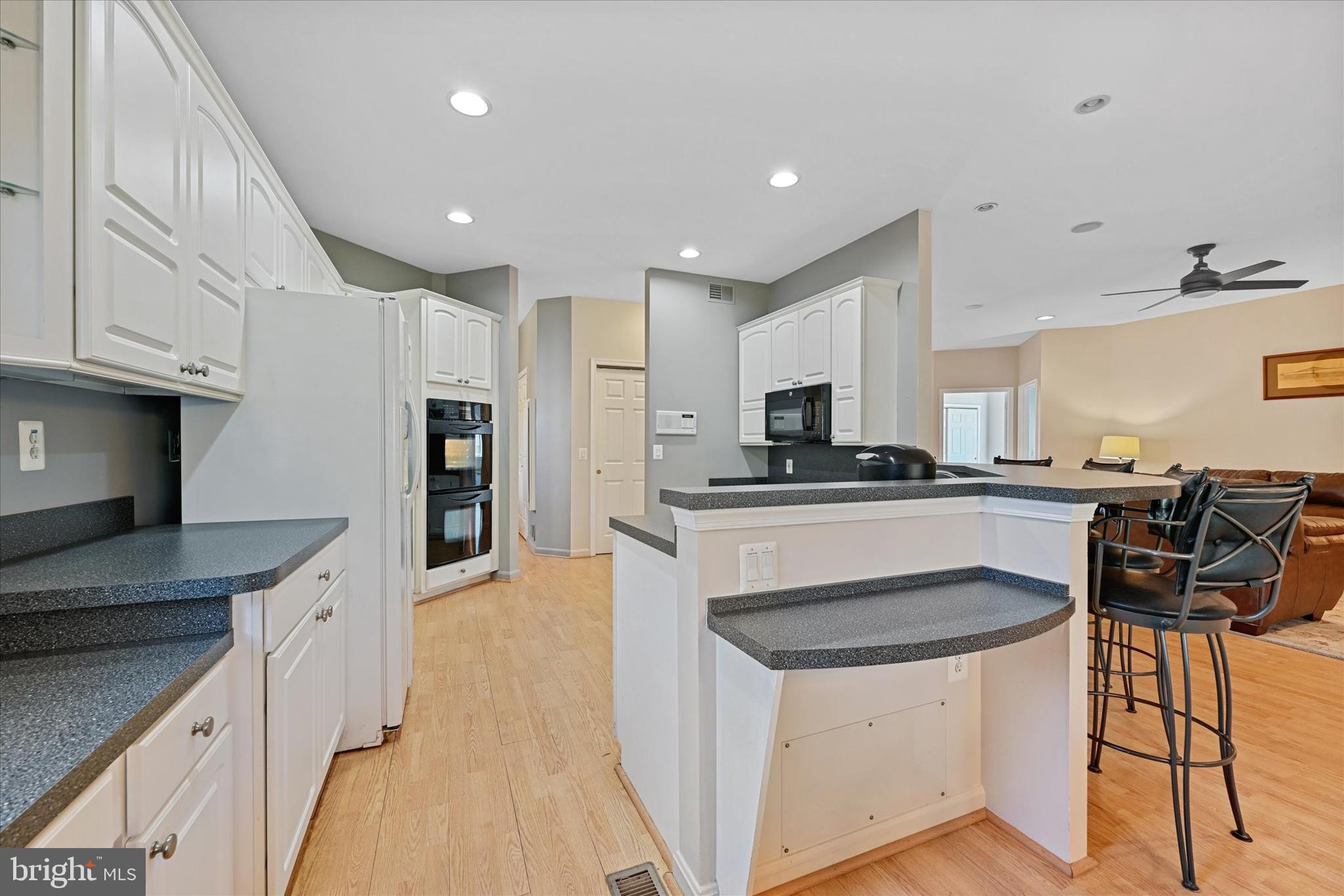 8108 Ridgely Oak Road Parkville, MD 21234 - Photo 11 of 29