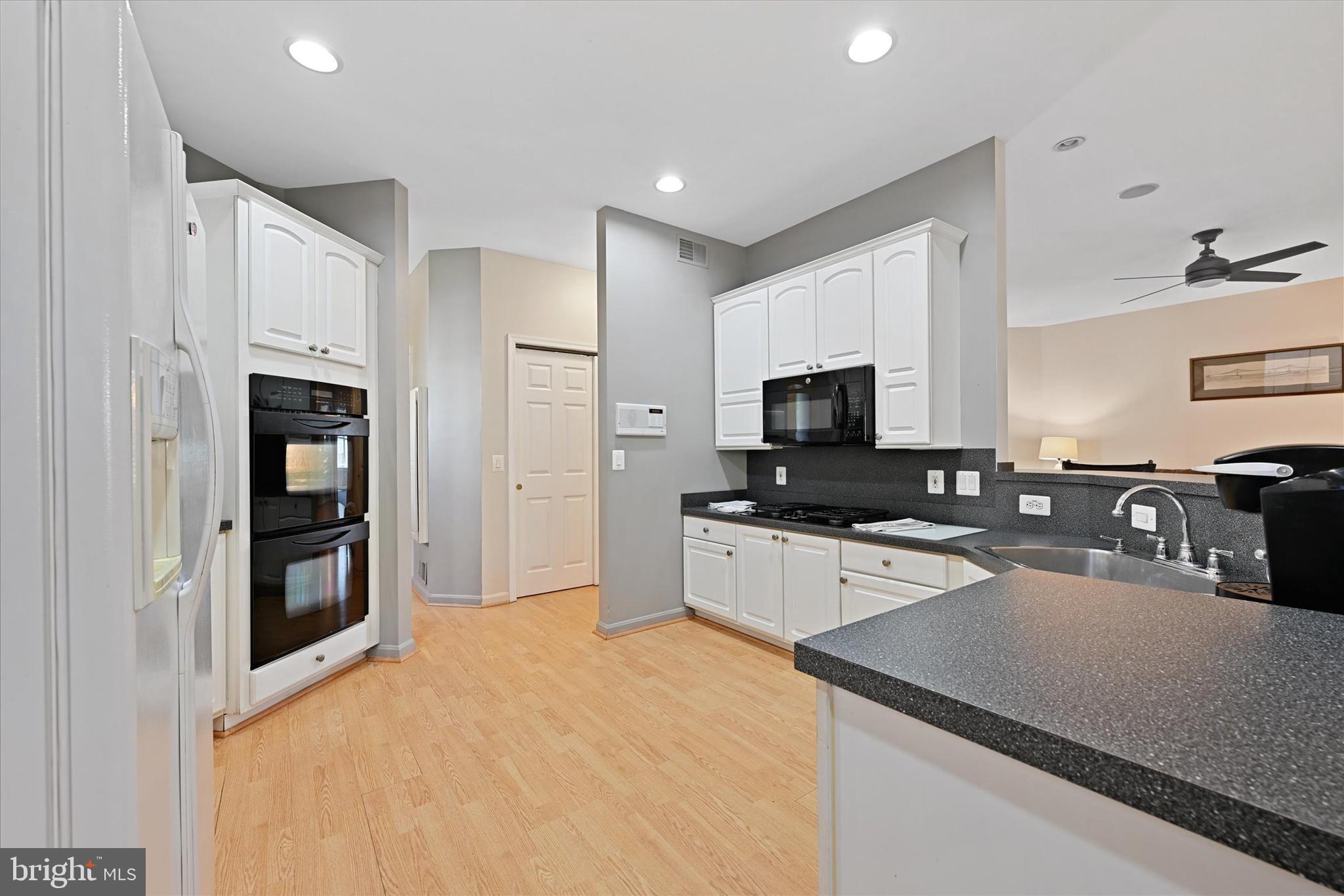 8108 Ridgely Oak Road Parkville, MD 21234 - Photo 12 of 29