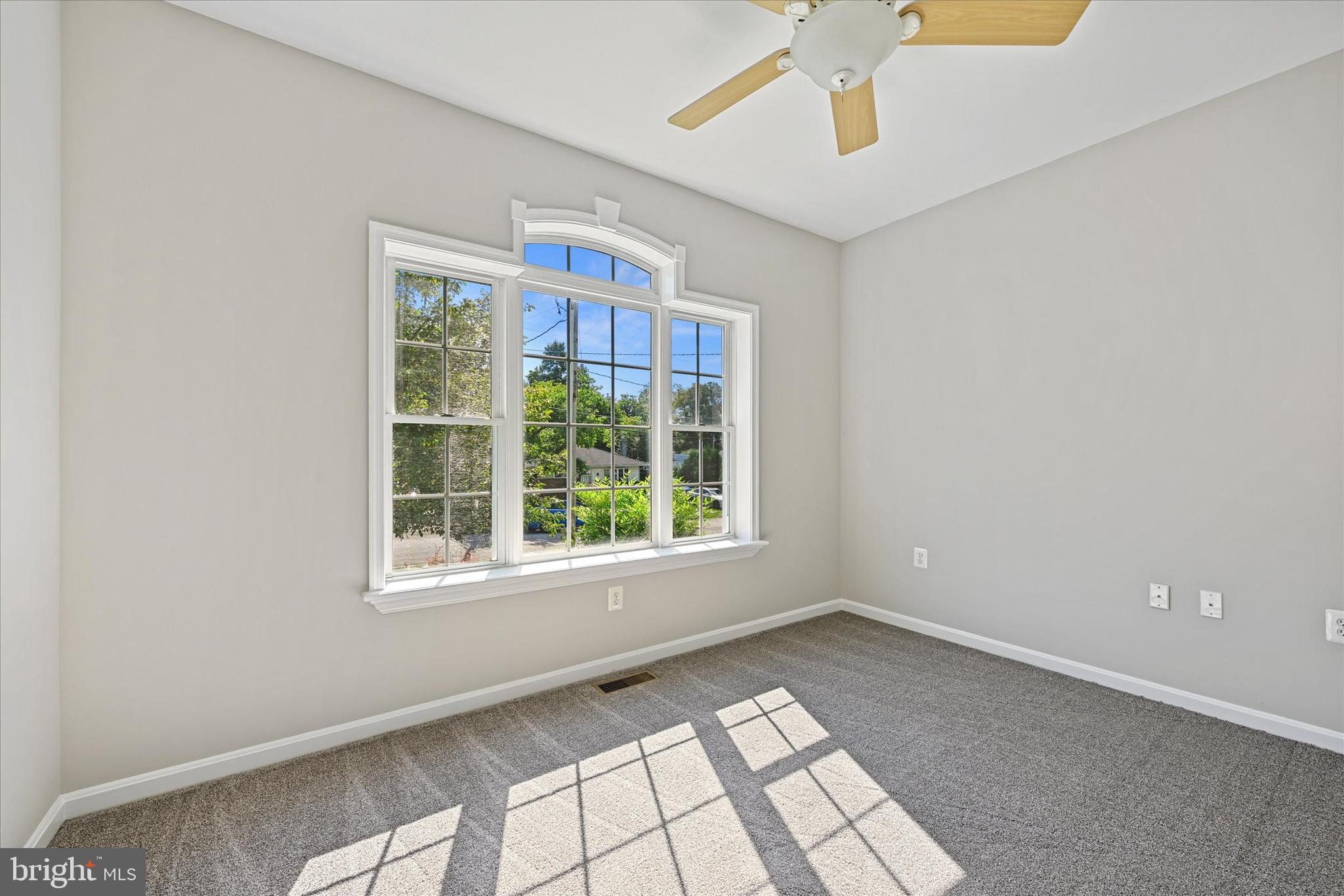 8108 Ridgely Oak Road Parkville, MD 21234 - Photo 16 of 29