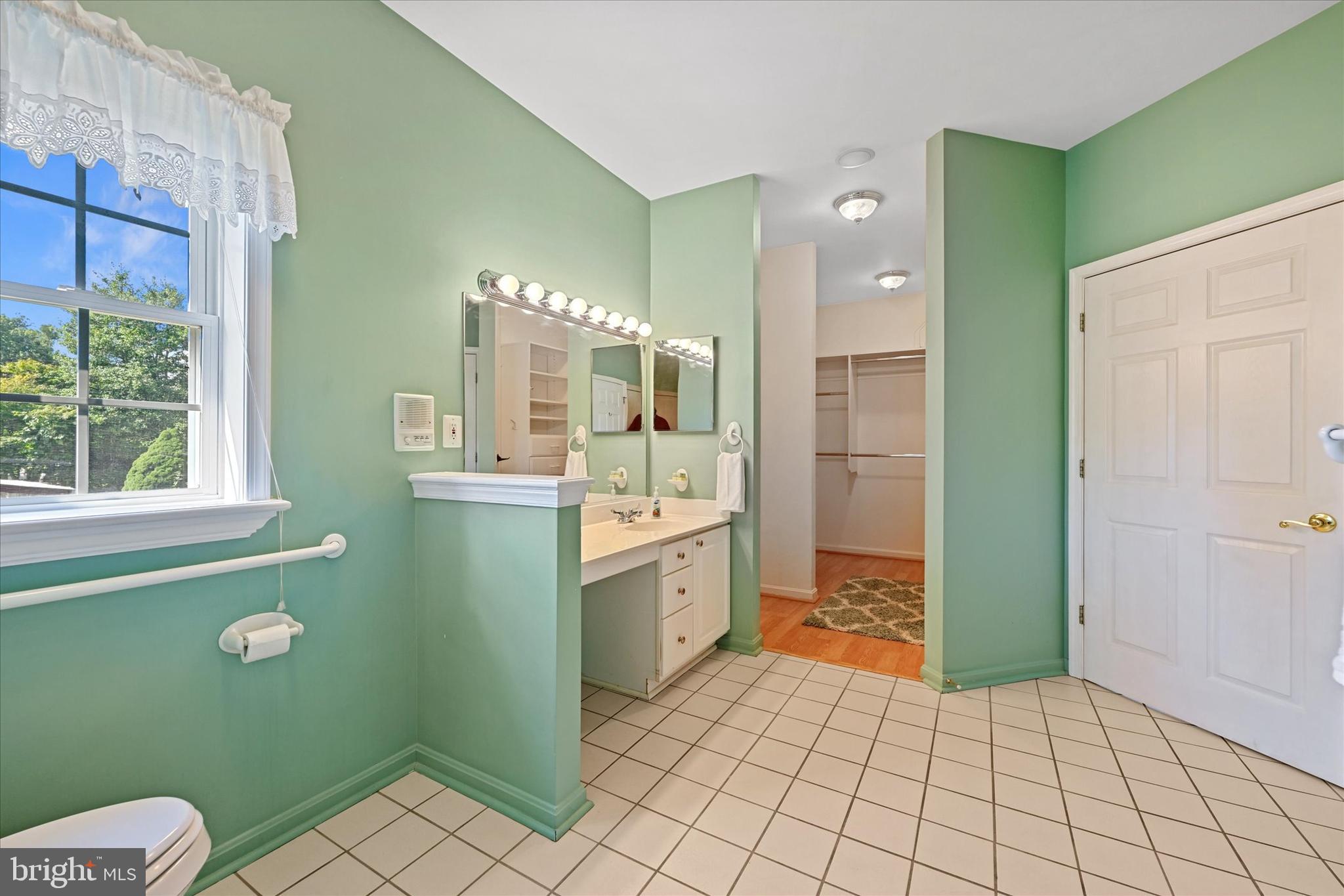 8108 Ridgely Oak Road Parkville, MD 21234 - Photo 23 of 29