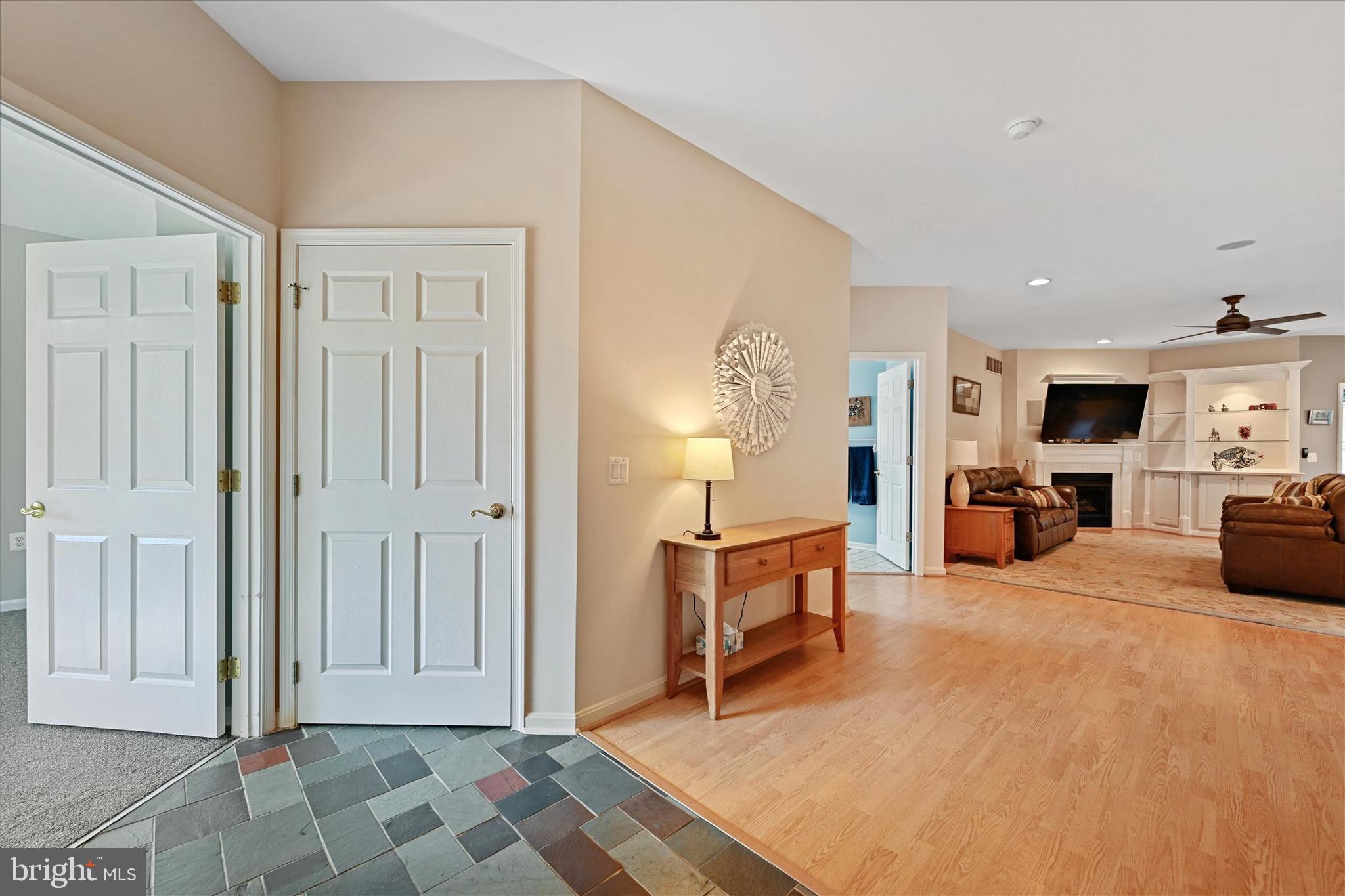 8108 Ridgely Oak Road Parkville, MD 21234 - Photo 4 of 29