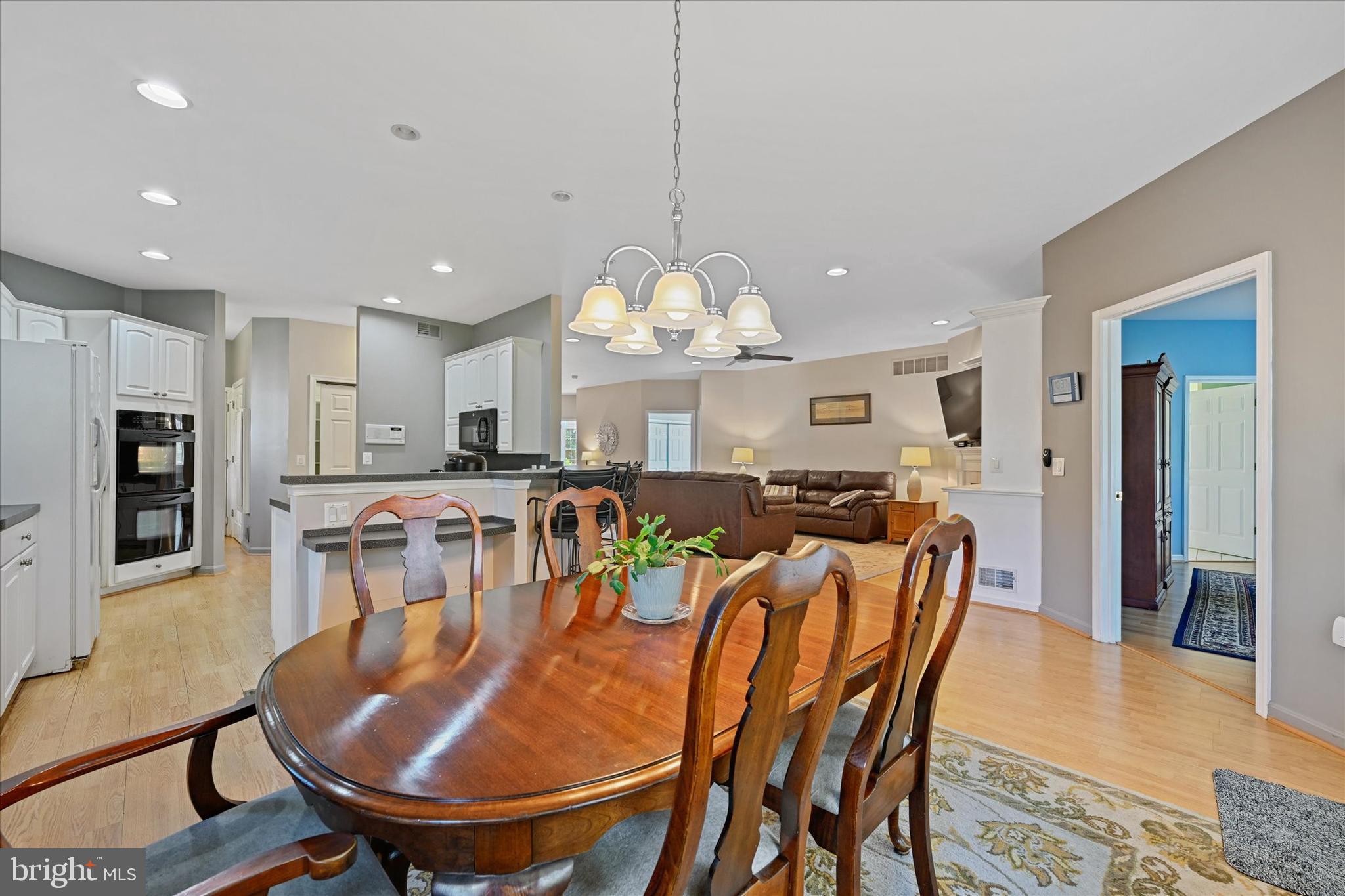 8108 Ridgely Oak Road Parkville, MD 21234 - Photo 9 of 29