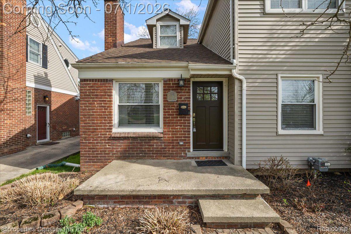 2209 Windemere Road Birmingham, MI 48009 - Photo 3 of 37