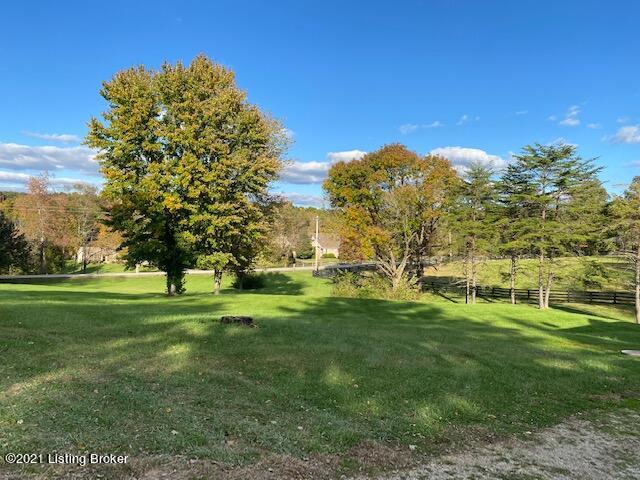885 Waterford Road Mount Washington, KY 40047 - Photo 16 of 21 IMG_4415