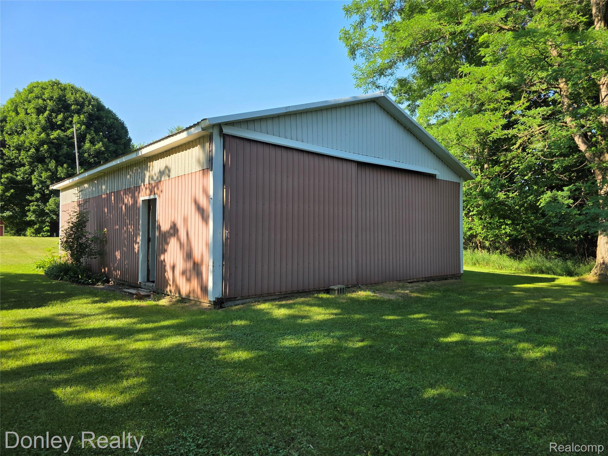 7311 Arendt Road Melvin, MI 48454 - Photo 29 of 42 sliding door opening