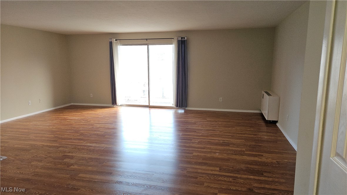 3400 Wooster Road, Unit 412 Rocky River, OH 44116 - Photo 2 of 34 Enormous living room