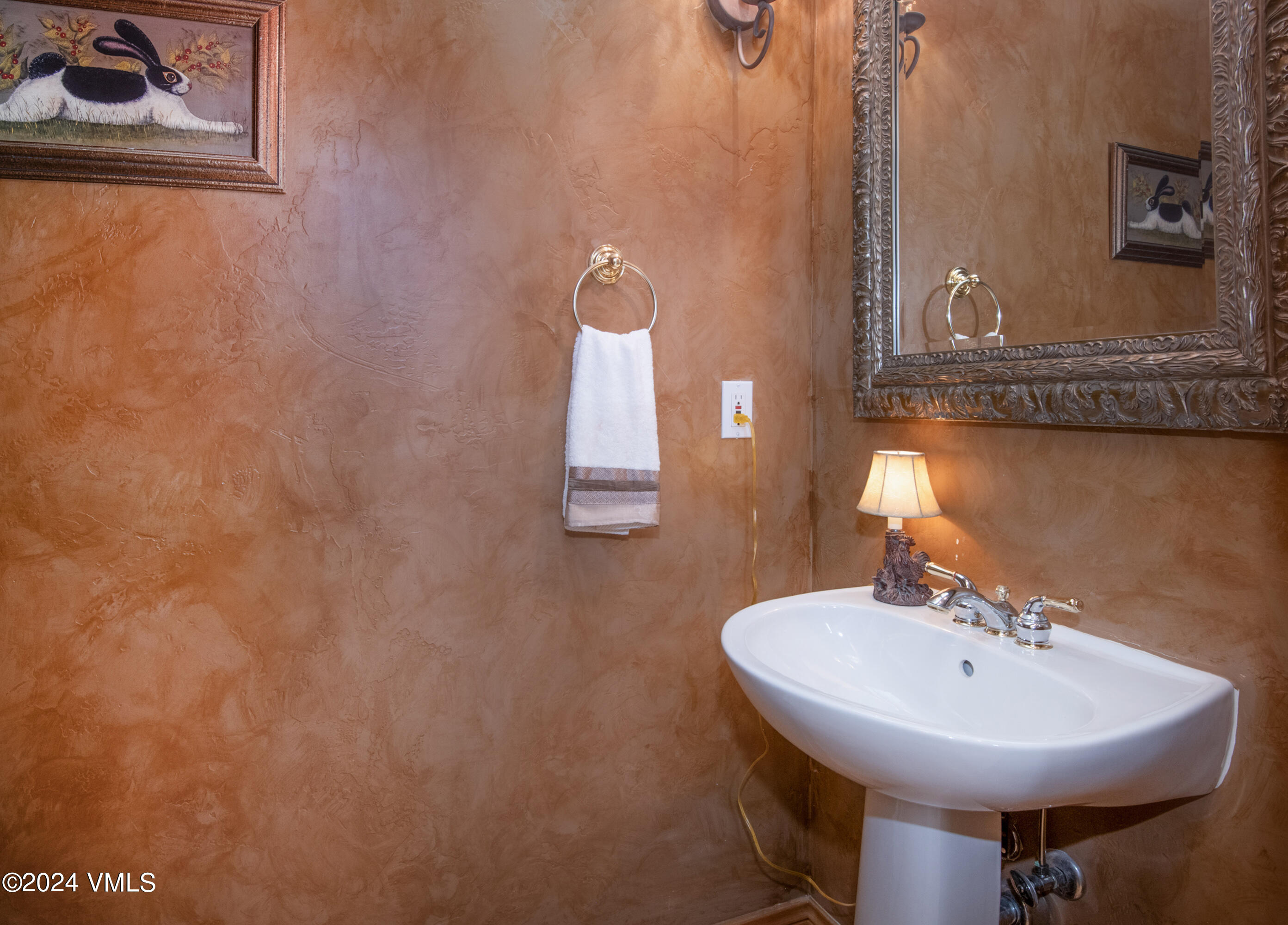 2550 Old Trail Road, Unit B Avon, CO 81620 - Photo 15 of 50 2550-OldTrlRd-MLS_18