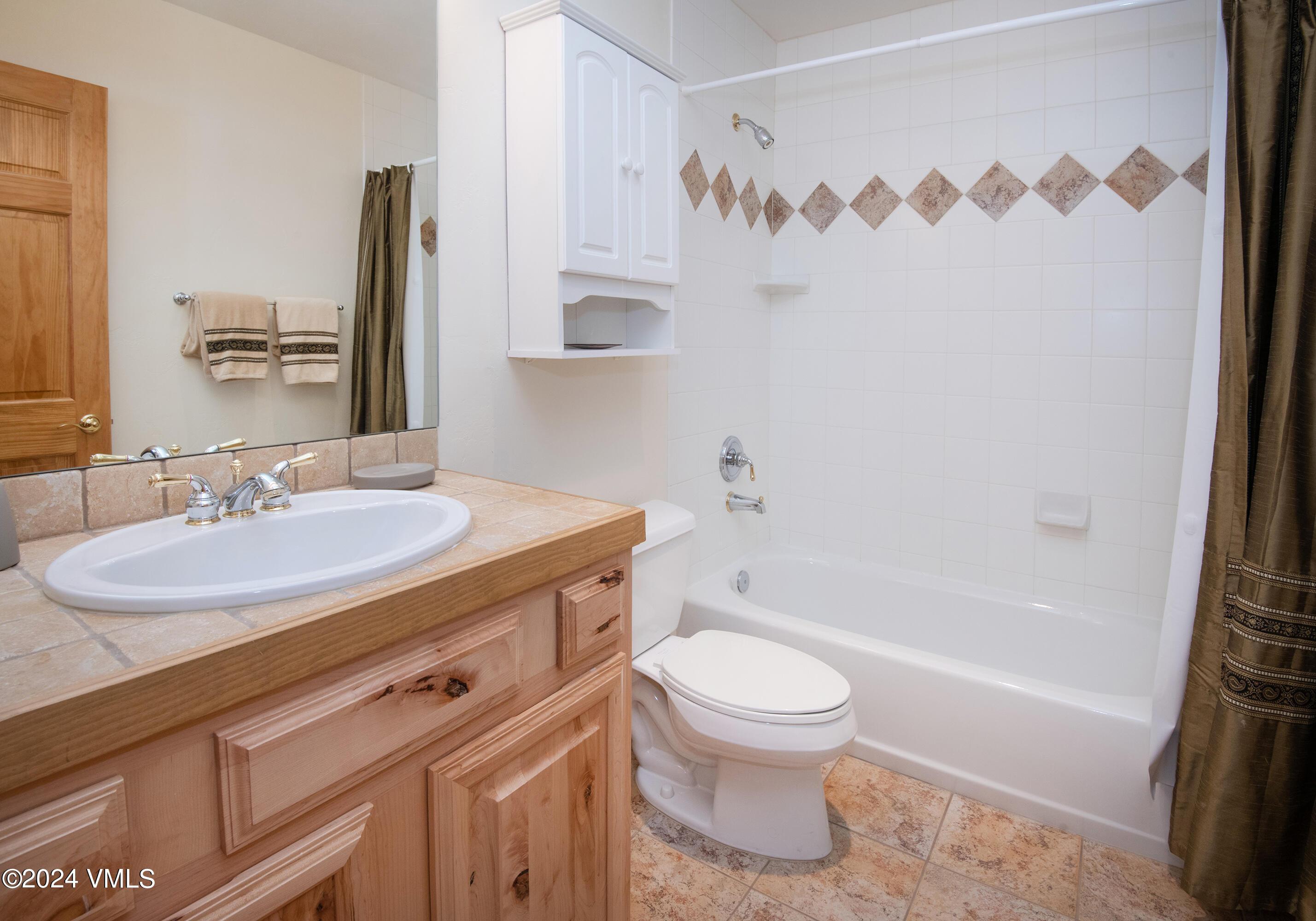 2550 Old Trail Road, Unit B Avon, CO 81620 - Photo 23 of 50 2550-OldTrlRd-MLS_27