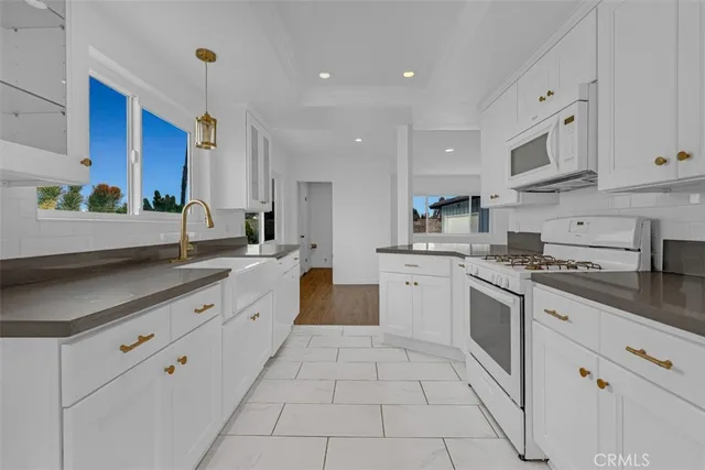 $4,598,000 | 9950 La Docena Lane, Pico Rivera, CA 90660