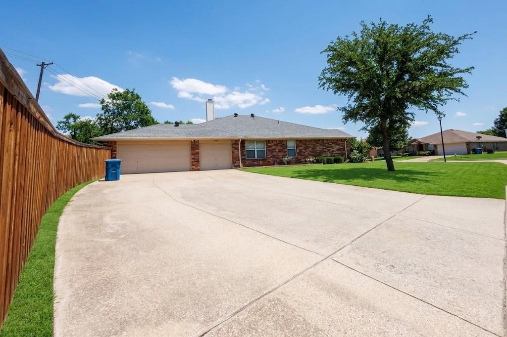 7218 Compass Point Drive Rowlett, TX 75089 - Photo 2 of 28 Gallery Image 2