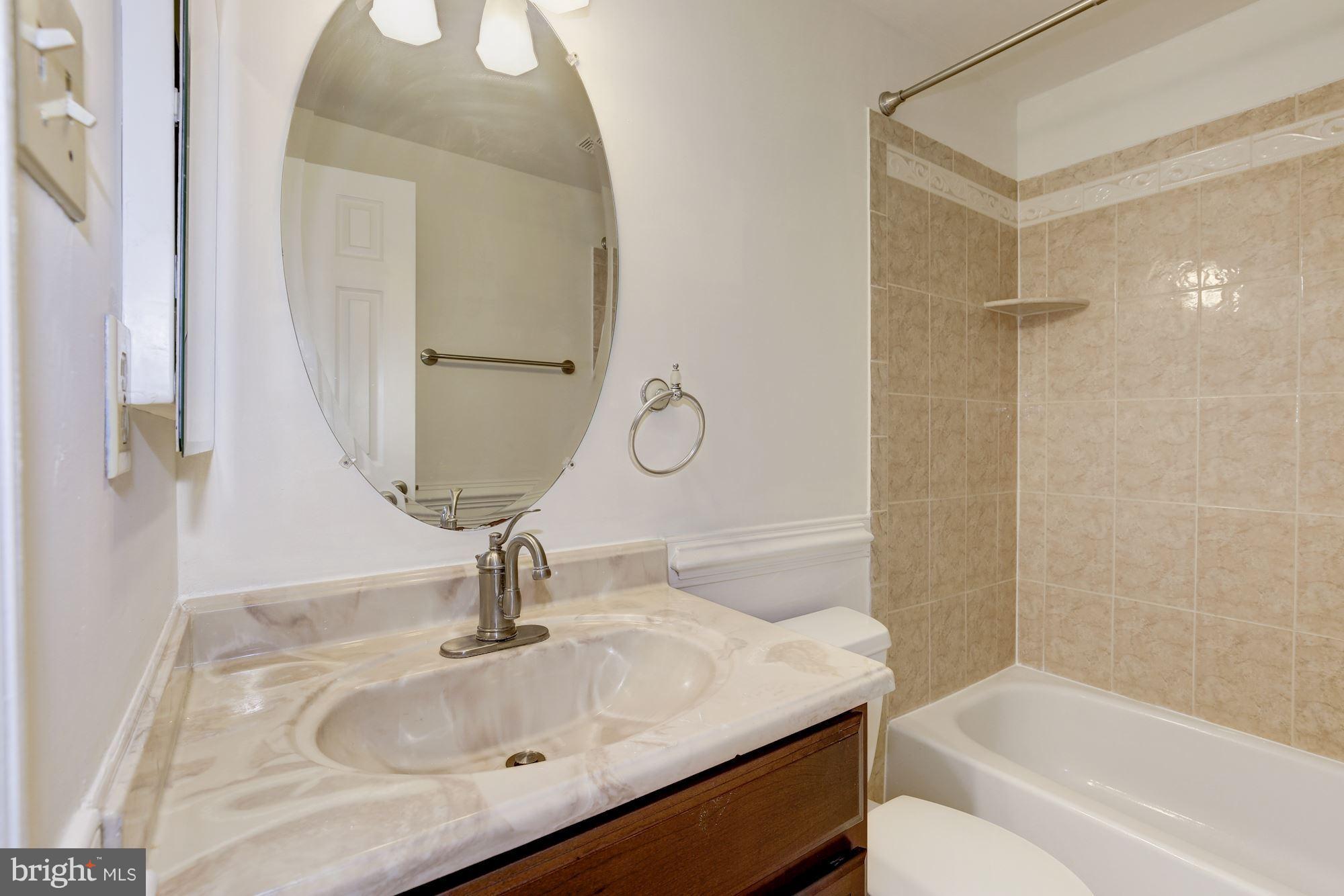 11501 Clopper Road Gaithersburg, MD 20878 - Photo 16 of 30 Bath